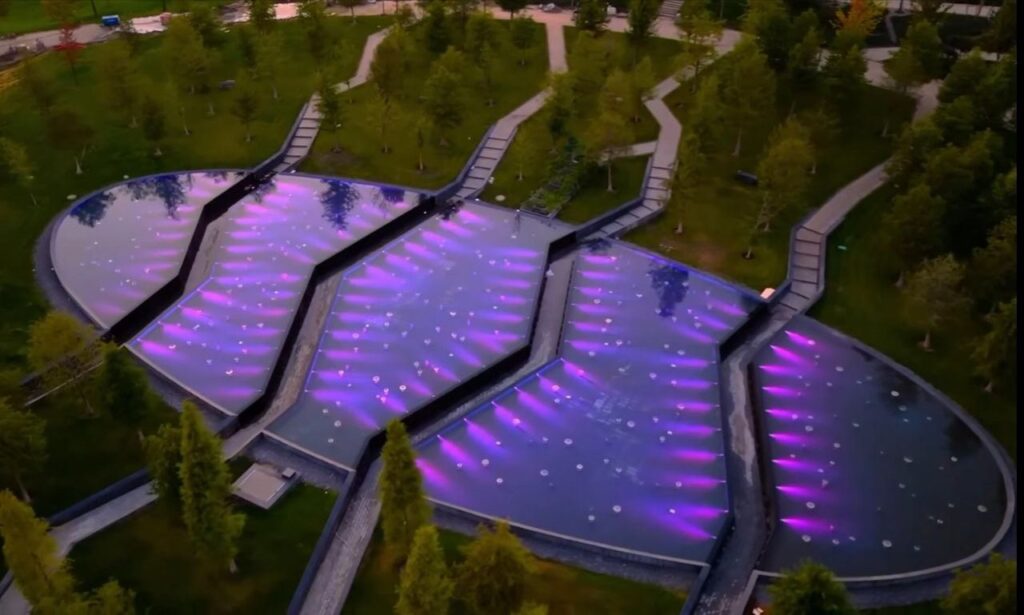 photo_5249108450359774419_y